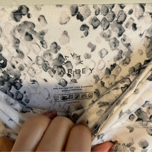 Varley Women's Mid Rise White Grey Snakeskin Printed Leggings Size X-Small - Picture 2 of 4